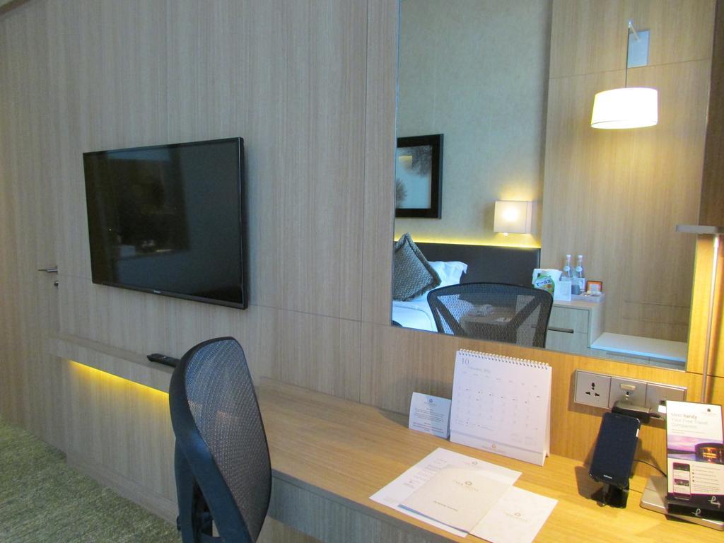 Momentus Hotel Alexandra Сингапур Екстериор снимка