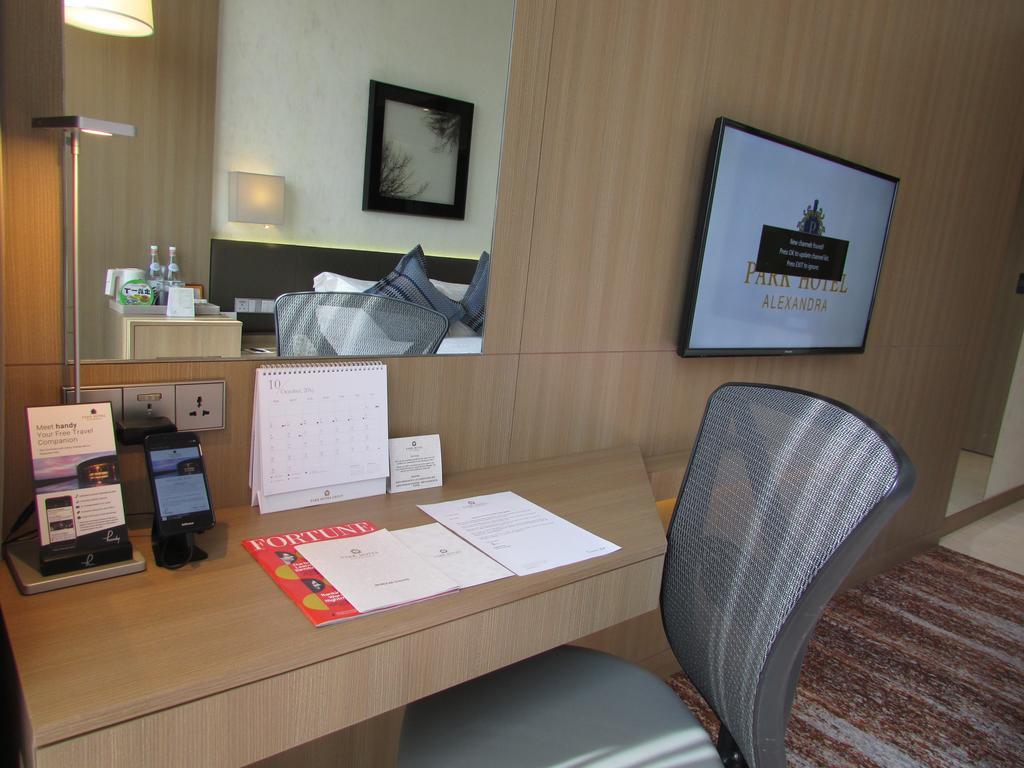 Momentus Hotel Alexandra Сингапур Екстериор снимка